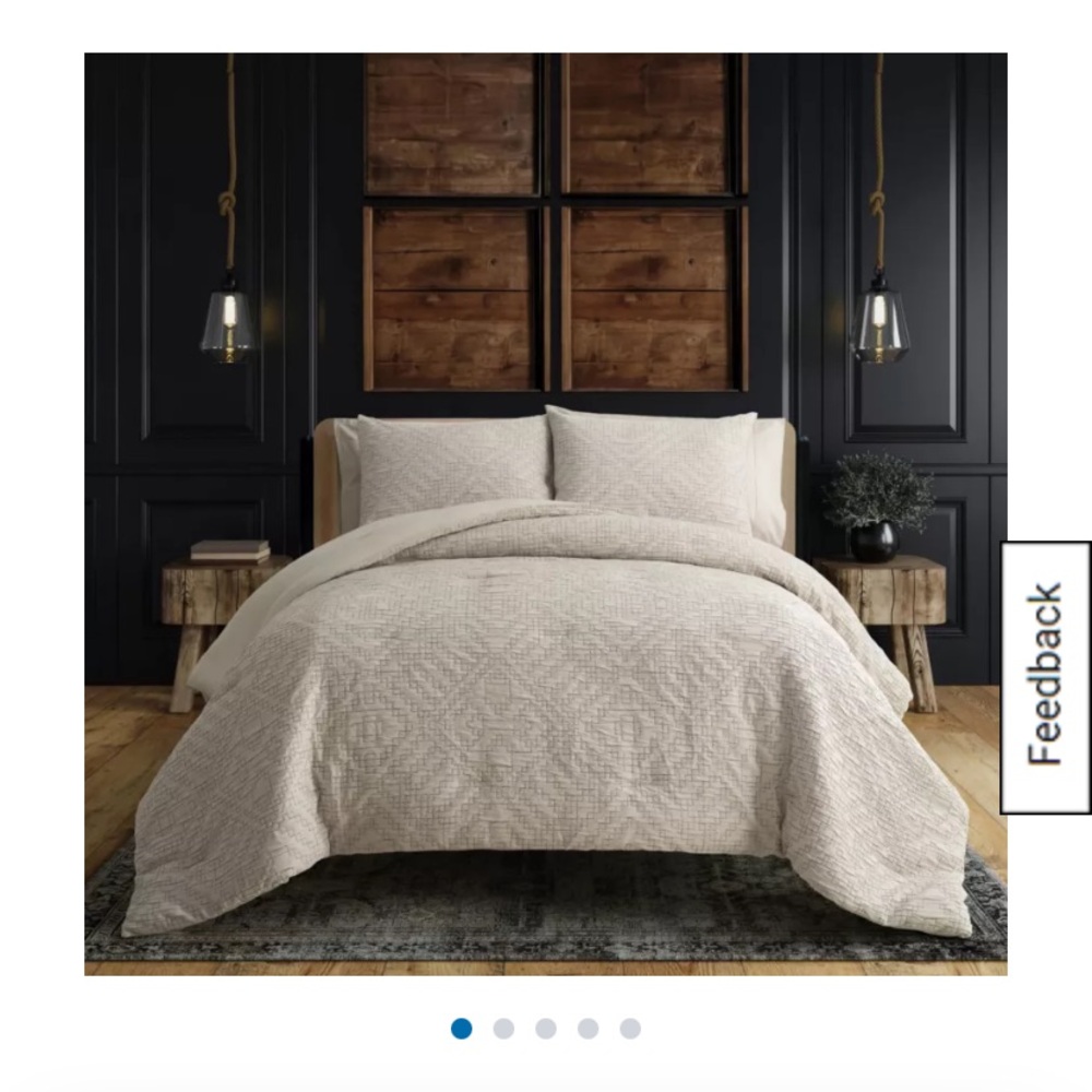NIB Indigo Road by Egypt Sherrod
Veyre Global Geometric Comforter Set
